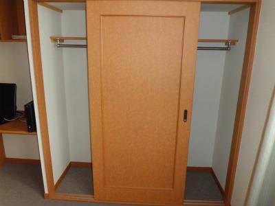 収納　ハンガーバー付のクローゼット。