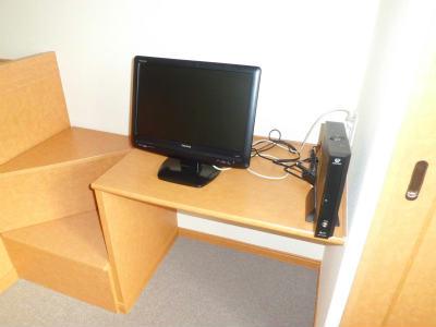 その他　テレビとレオネット。月々1600円でネットつなぎ放題。