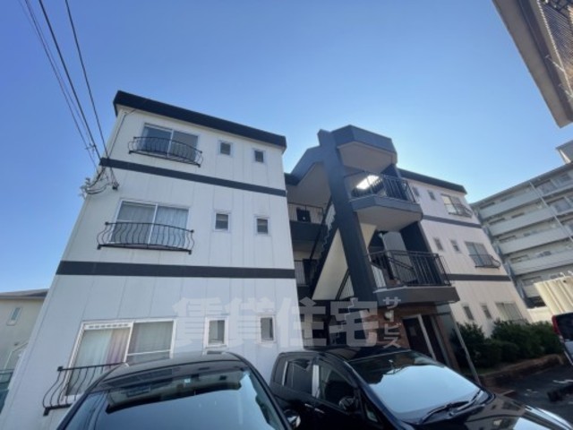 【吹田市山田北のマンションの建物外観】