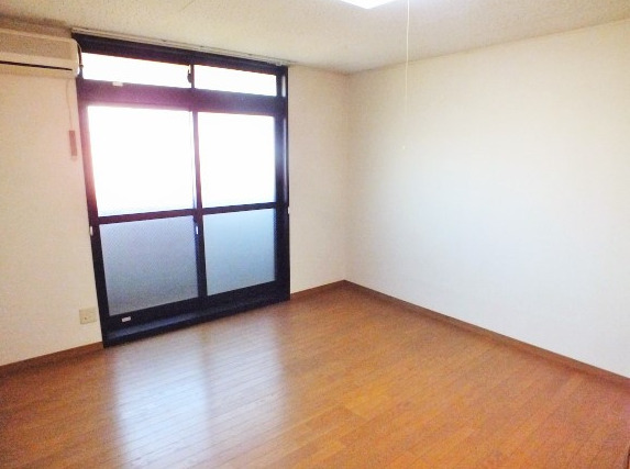 その他部屋・スペース　1Fフローリング 2Fカーペット