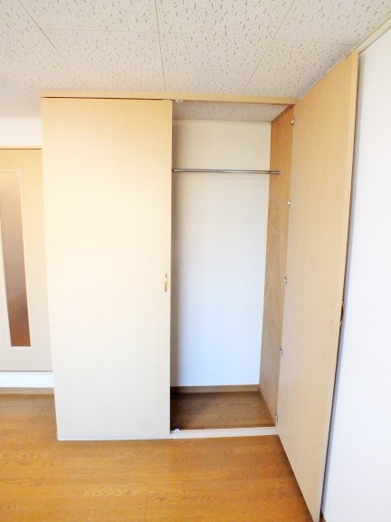 収納　1Fフローリング 2Fカーペット