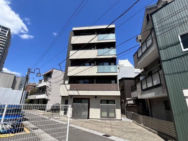 建物外観　大和ハウスの５階建てです