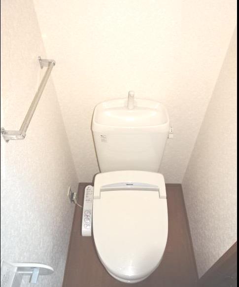 トイレ　温水洗浄暖房便座付き