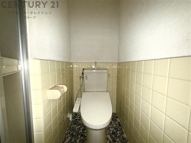 トイレ　タイル張りのトイレです♪