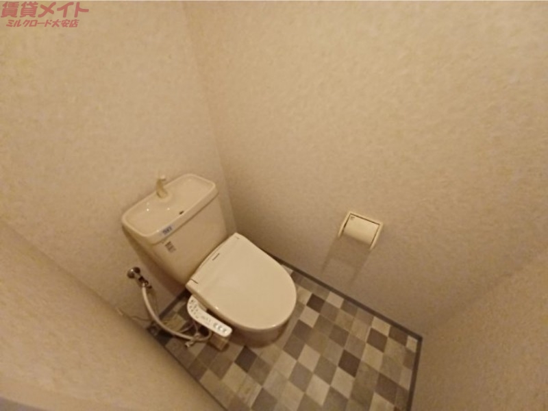 トイレ　別部屋同タイプ