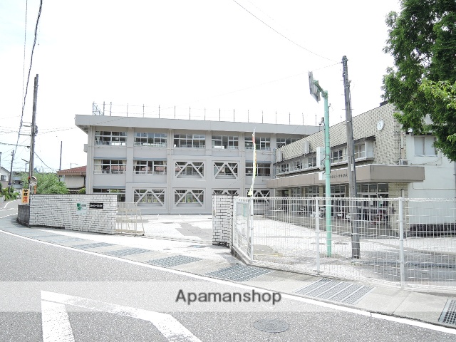 小学校　高知市立一宮小学校（小学校）まで536m