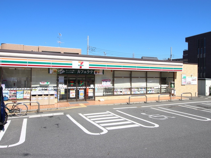 コンビニ　セブンイレブン（コンビニ）まで263m