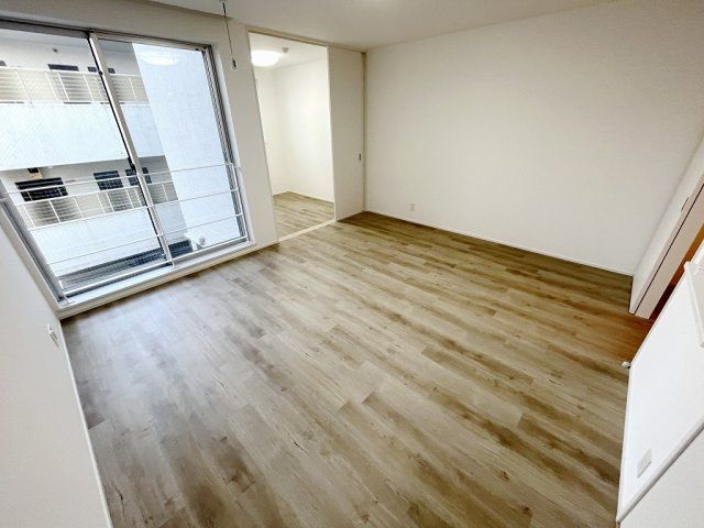 居室・リビング　☆明るい居間☆