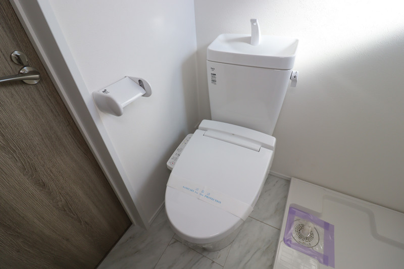 トイレ　温水洗浄便座