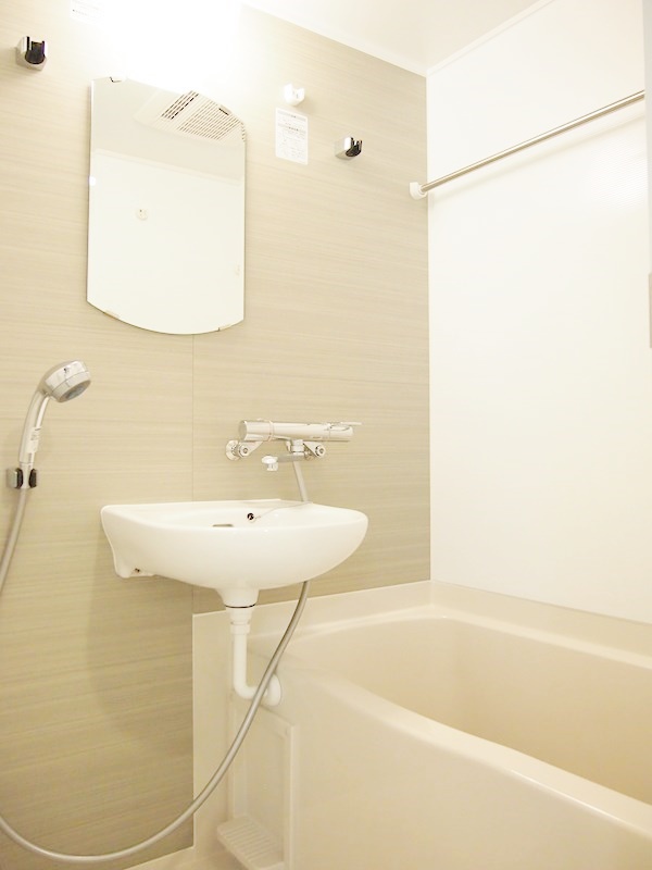 バス・シャワールーム　日々の疲れを癒すお風呂です♪