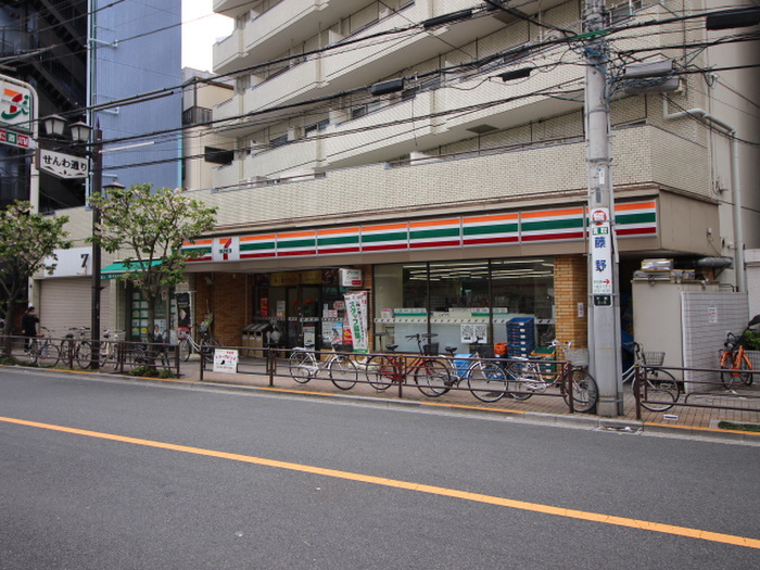 コンビニ　物件（コンビニ）まで290m