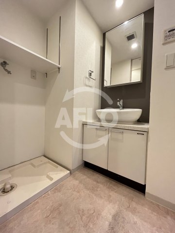 洗面設備　ルクレ立売堀　洗面脱衣所