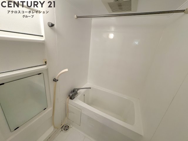 バス・シャワールーム　シンプルな浴室