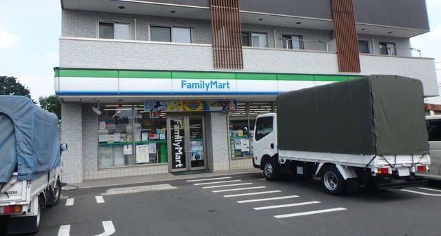 コンビニ　ファミリーマート川口神戸店（コンビニ）まで842m