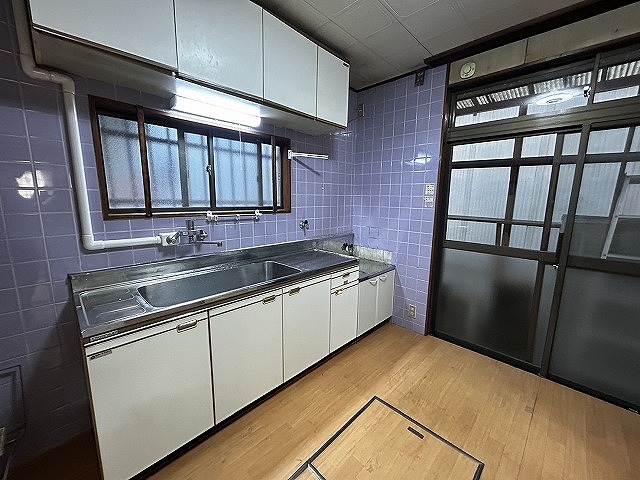 キッチン　ワイドなシンク台2口コンロ設置可