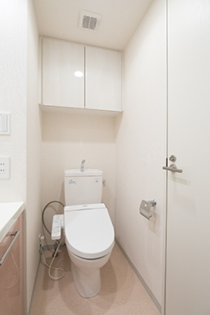 トイレ　※写真は同タイプ住戸です。