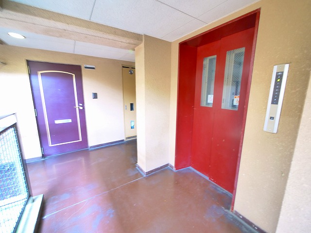 その他　エレベーター付きです