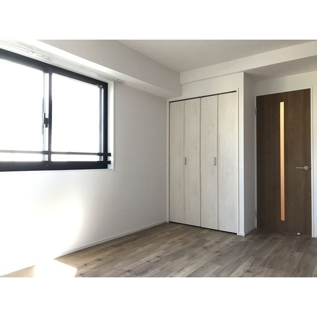 居室・リビング　☆明るい居間☆