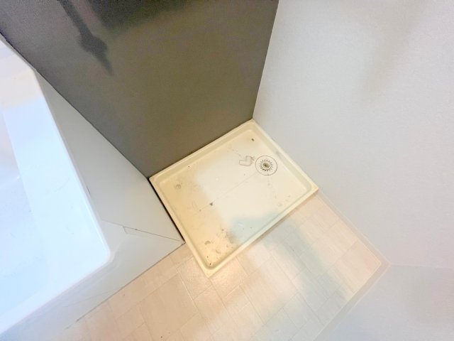 その他設備　嬉しい室内洗濯機置場。これで洗濯機も長持ちしますね。