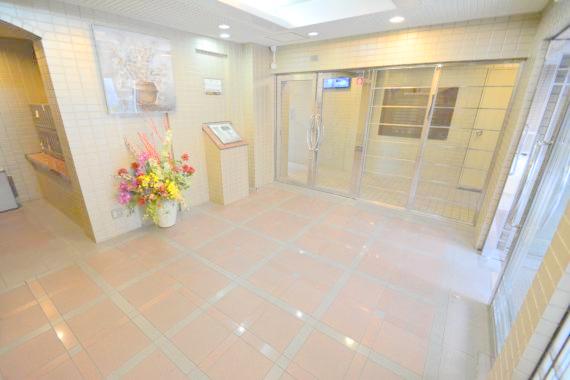 エントランス　綺麗なエントランスです。