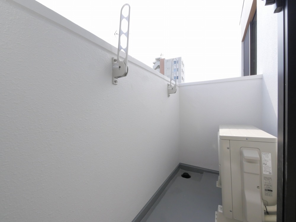 バルコニー　☆バルコニーは洗濯物も干すことができます☆