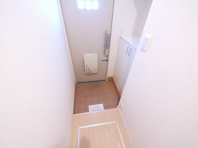 玄関　収納もある玄関です