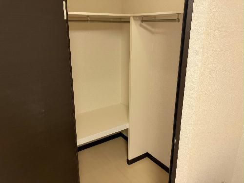 収納　ウォークインクローゼット