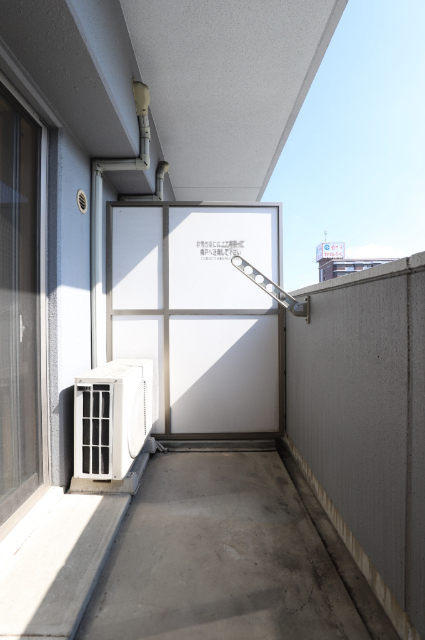 バルコニー　※別部屋参考資料の為、現状を優先します。