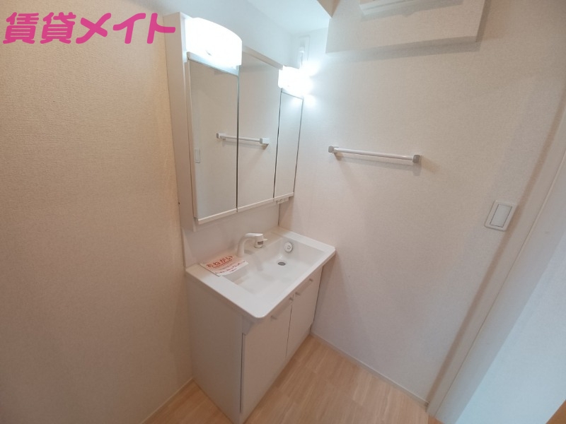 洗面設備　反転タイプ参考写真