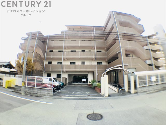 建物外観　敷地内に駐輪場あります
