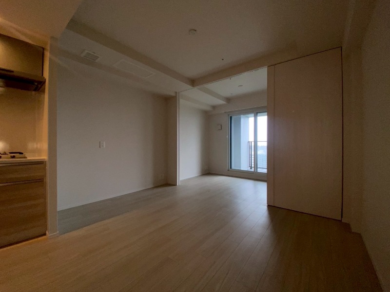 居室・リビング　広くてキレイなお部屋が広がっていて、充実した生活が送れそう。