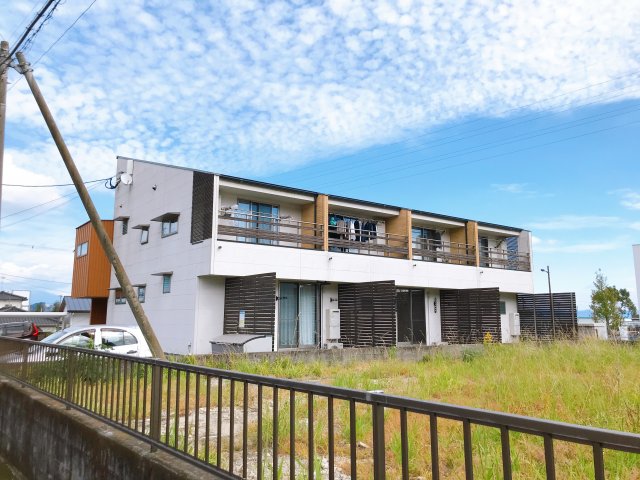 建物外観　重富駅まで徒歩11分の徒歩圏内