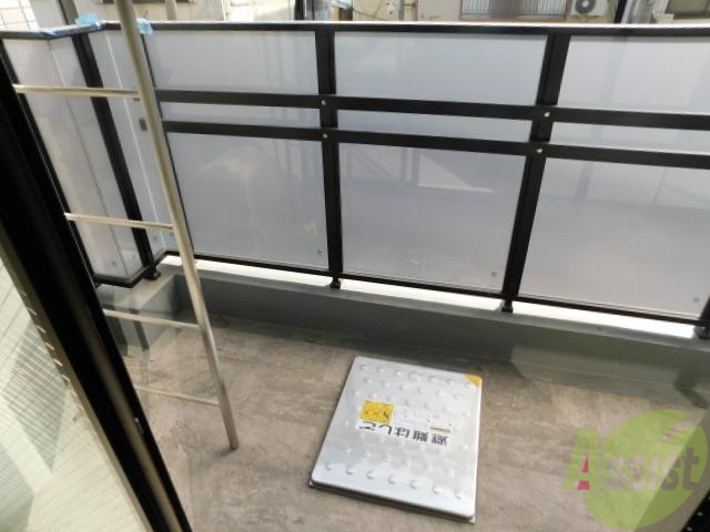 バルコニー　一般的なバルコニーです。