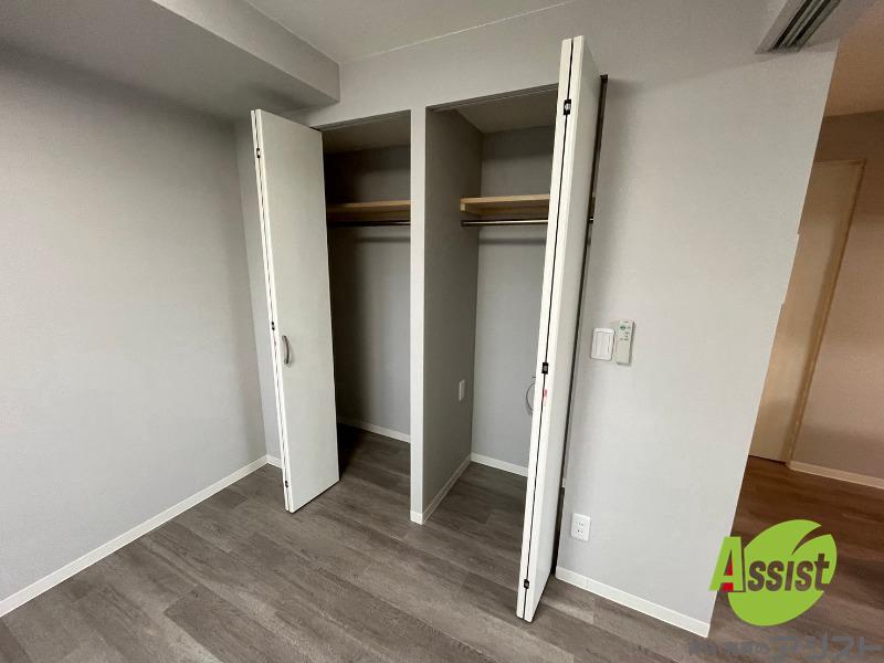 収納　寝室の収納です。部屋がすっきり片付きます。