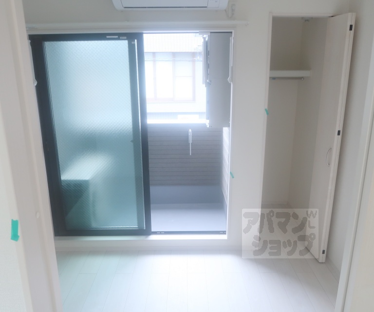 Shin Residence 京都の居間写真