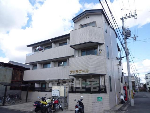 アドラブールの外観写真