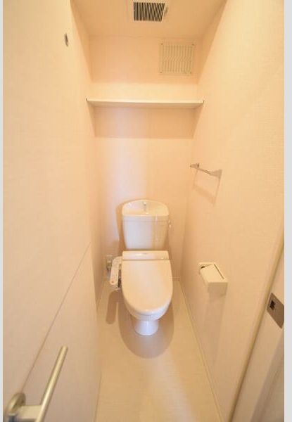 ＪＲ山陽本線 兵庫駅 徒歩12分 3階建 築15年のトイレ写真