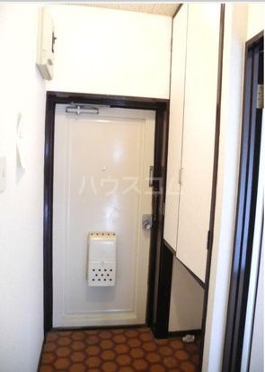 葵マンションの玄関写真