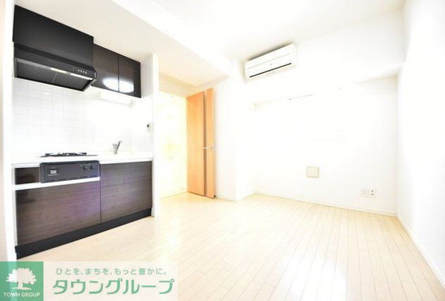 オリーブマンション荒川の居間写真