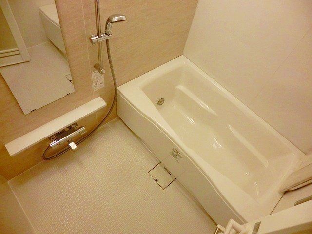 バス・シャワールーム　★浴室乾燥機、追い焚き★