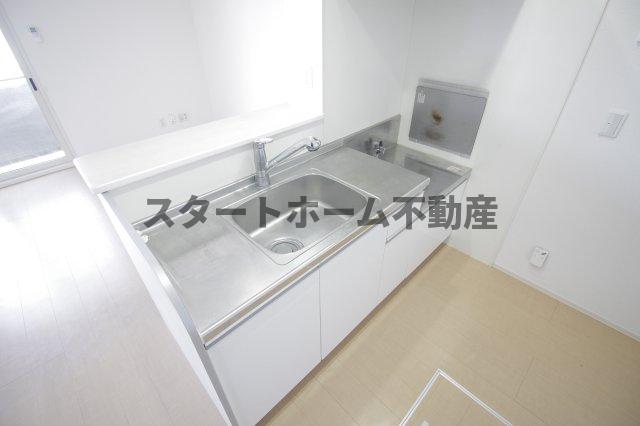 キッチン　コンパクトなキッチンで掃除もラクラク