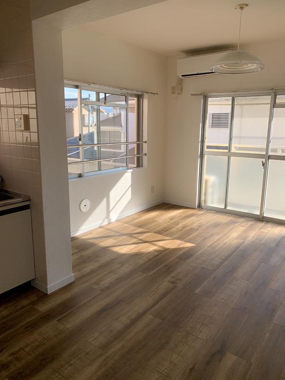 居室・リビング　２面採光で陽当り◎