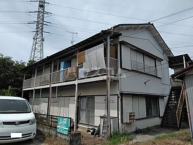 松戸市二十世紀が丘萩町のアパートの建物外観