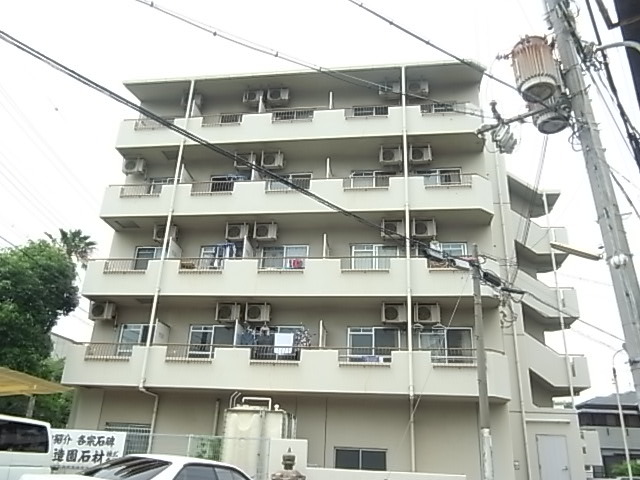 尼崎市額田町のマンションの建物外観