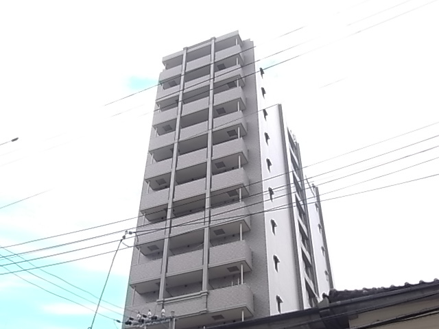 神戸市中央区旭通のマンションの建物外観
