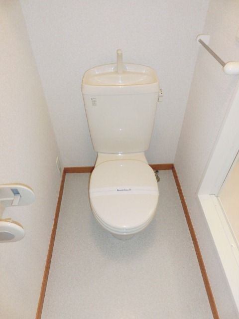 【千葉市若葉区小倉台のアパートのトイレ】