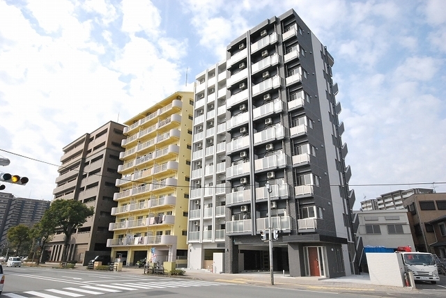 鹿児島市南林寺町のマンションの建物外観