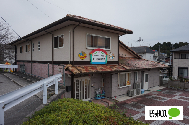 【湖南市柑子袋東のアパートの幼稚園・保育園】