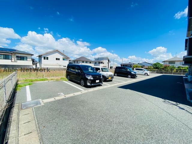 【熊本市東区桜木のアパートの駐車場】