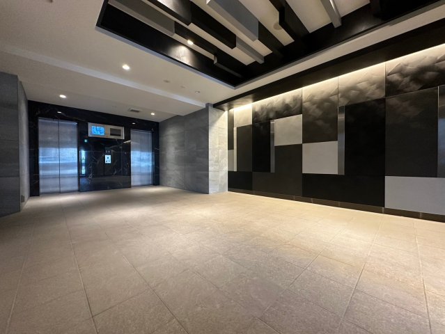 【名古屋市千種区今池のマンションのロビー】